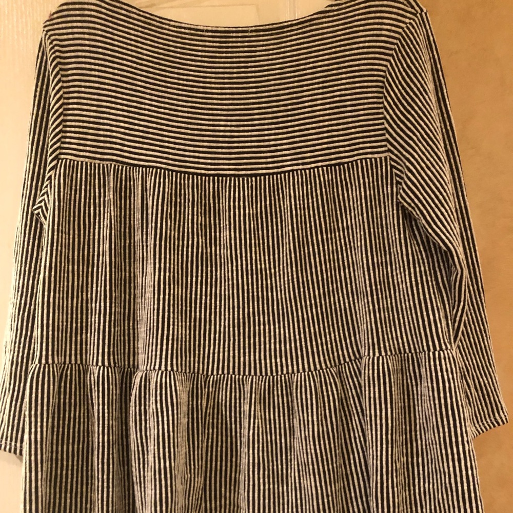 Brand: W5 Size: Small